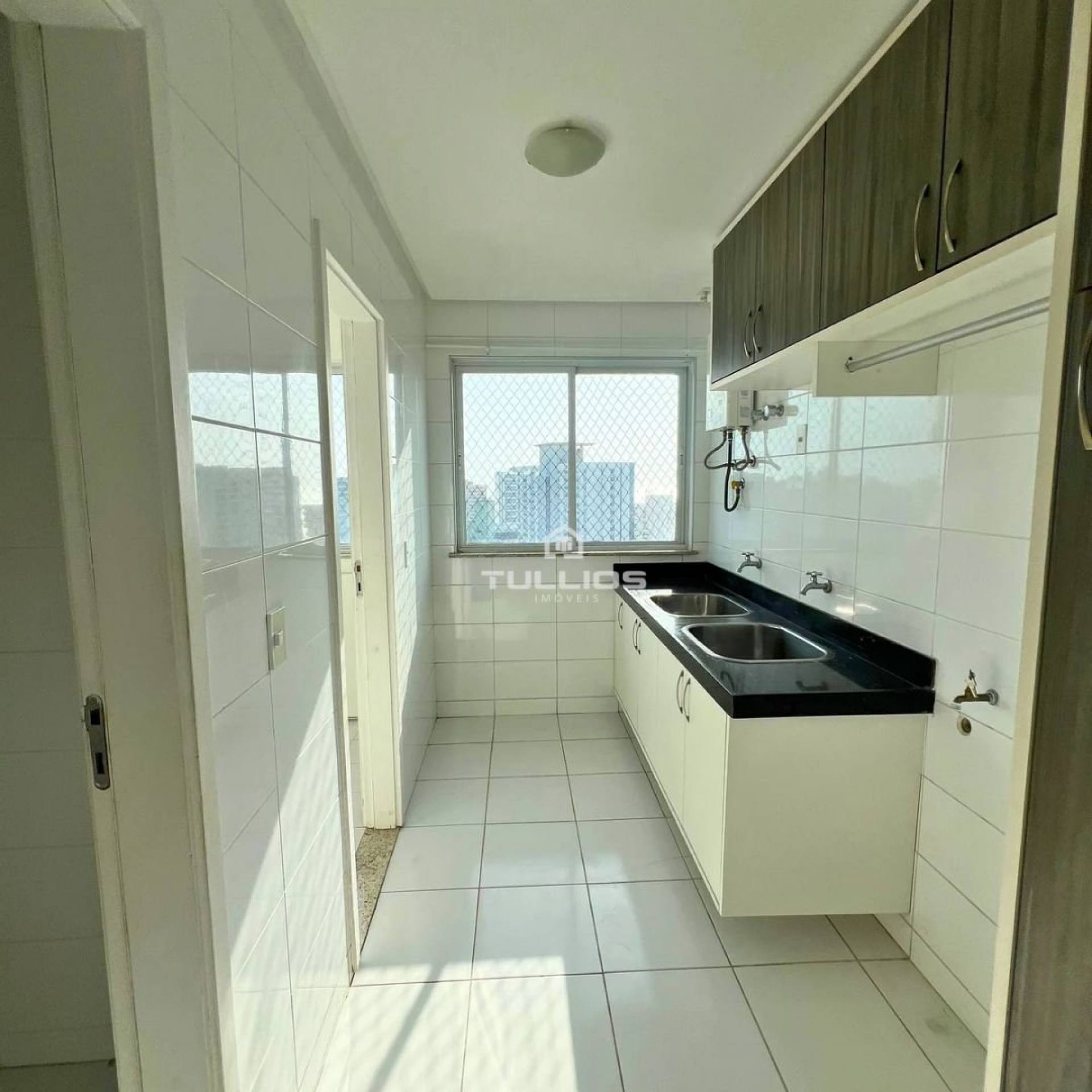 Apartamento no condomínio Ecolagune