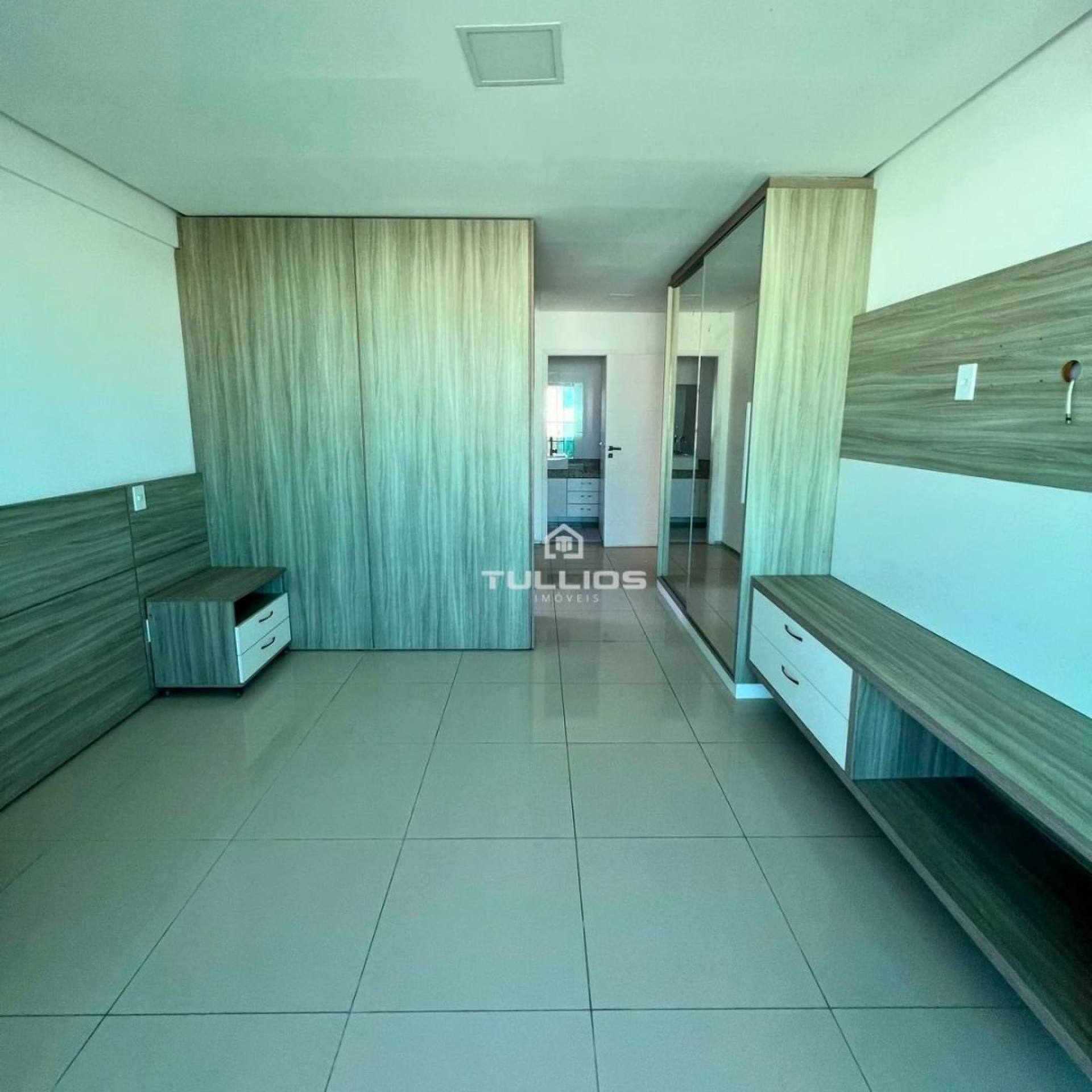 Apartamento no condomínio Ecolagune