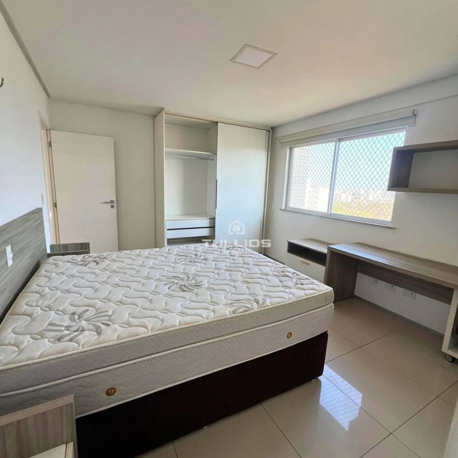 Apartamento no condomínio Ecolagune