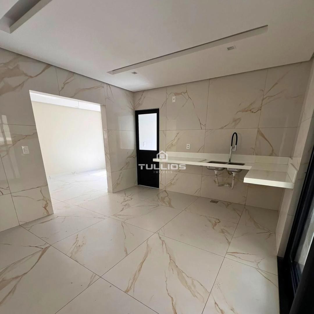 Casa duplex à venda no Araçagy – Próximo à Praia do Meio! 🌊