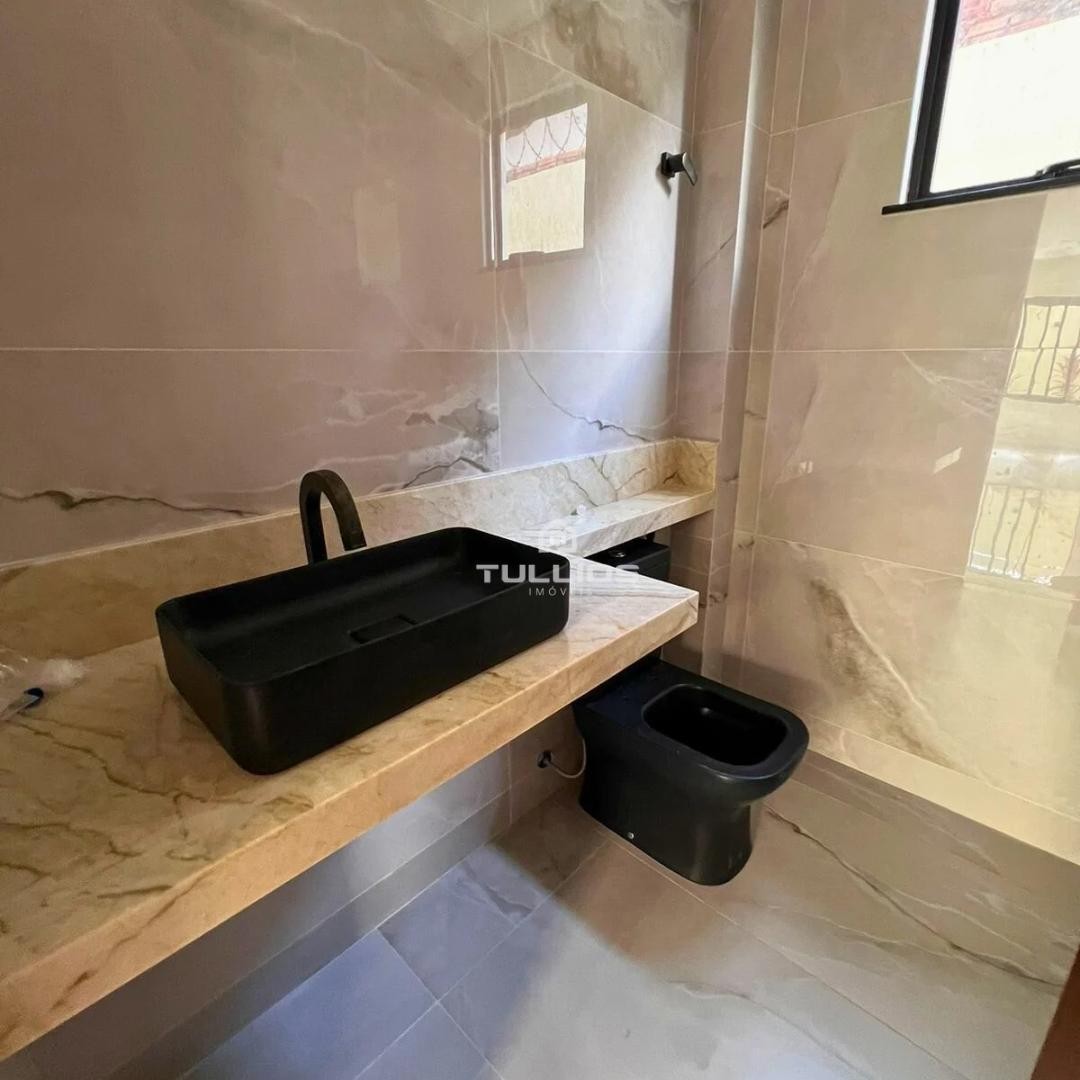 Casa duplex à venda no Araçagy – Próximo à Praia do Meio! 🌊