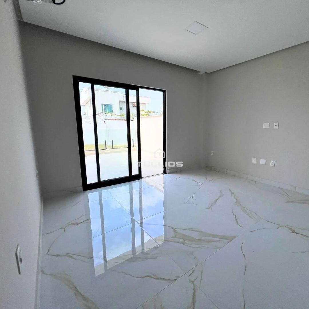 Casa duplex à venda no Araçagy – Próximo à Praia do Meio! 🌊