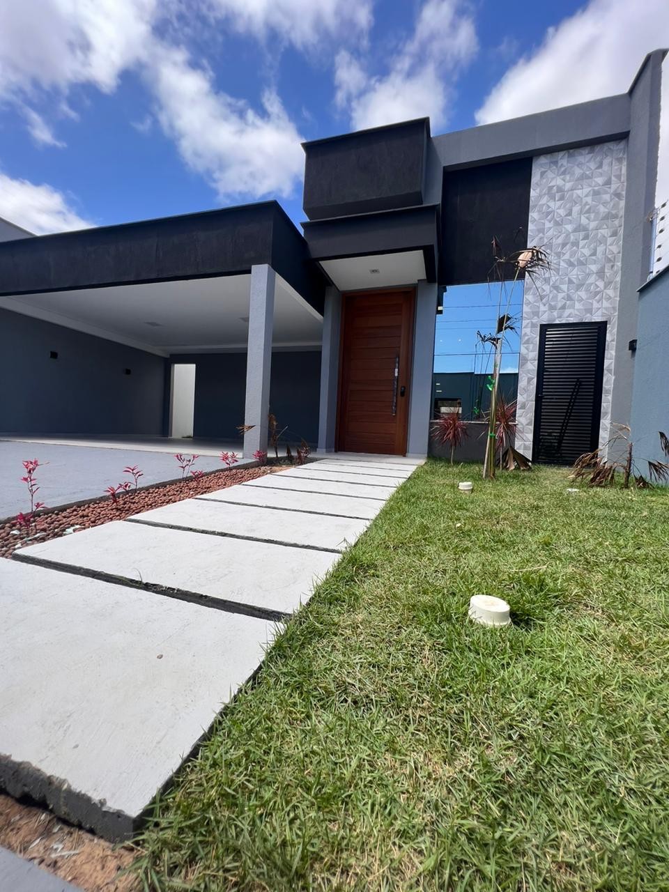 Casa Nova no Araçagy - Lado Praia 