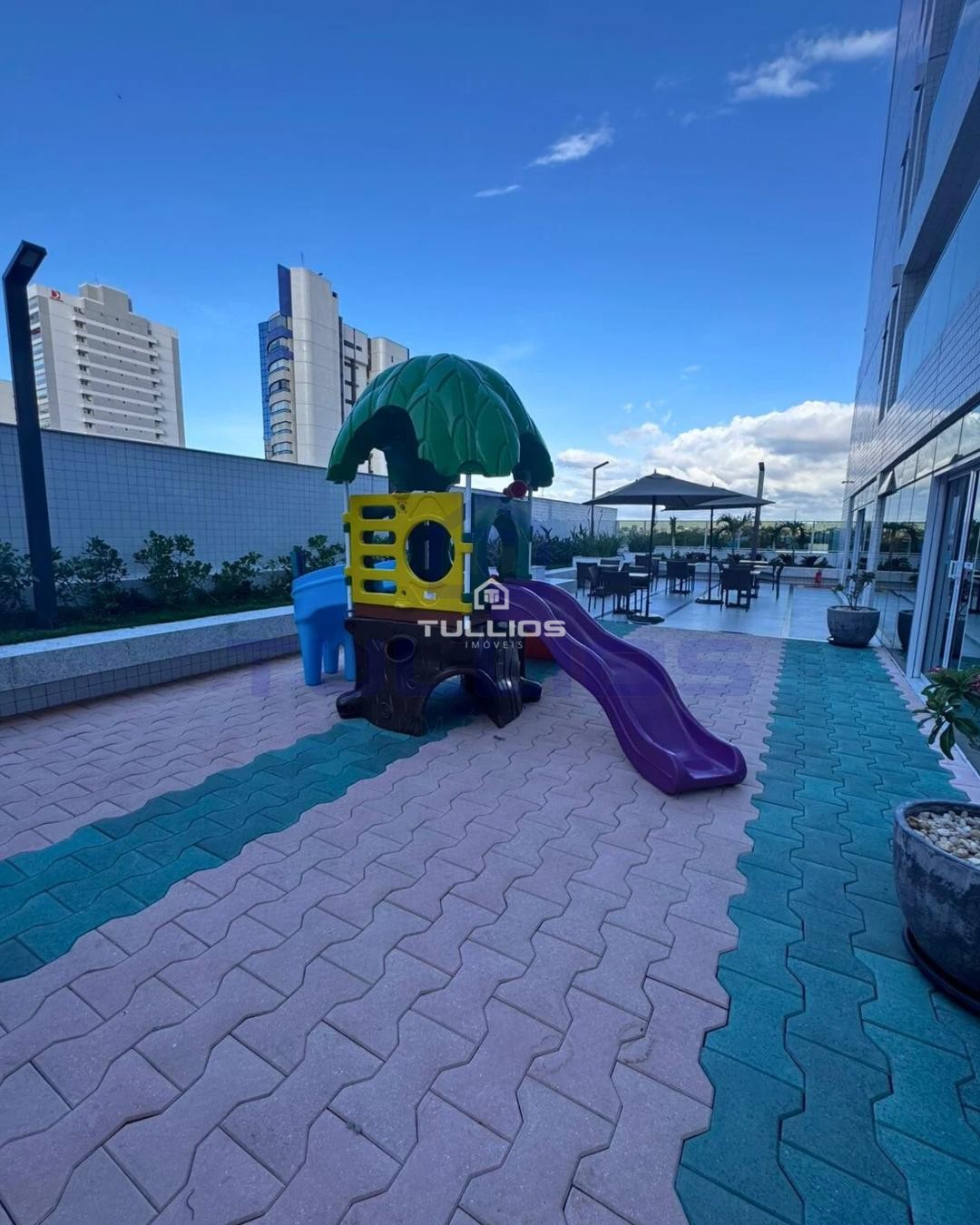 Viva a experiência de morar com vista para o mar na Península!