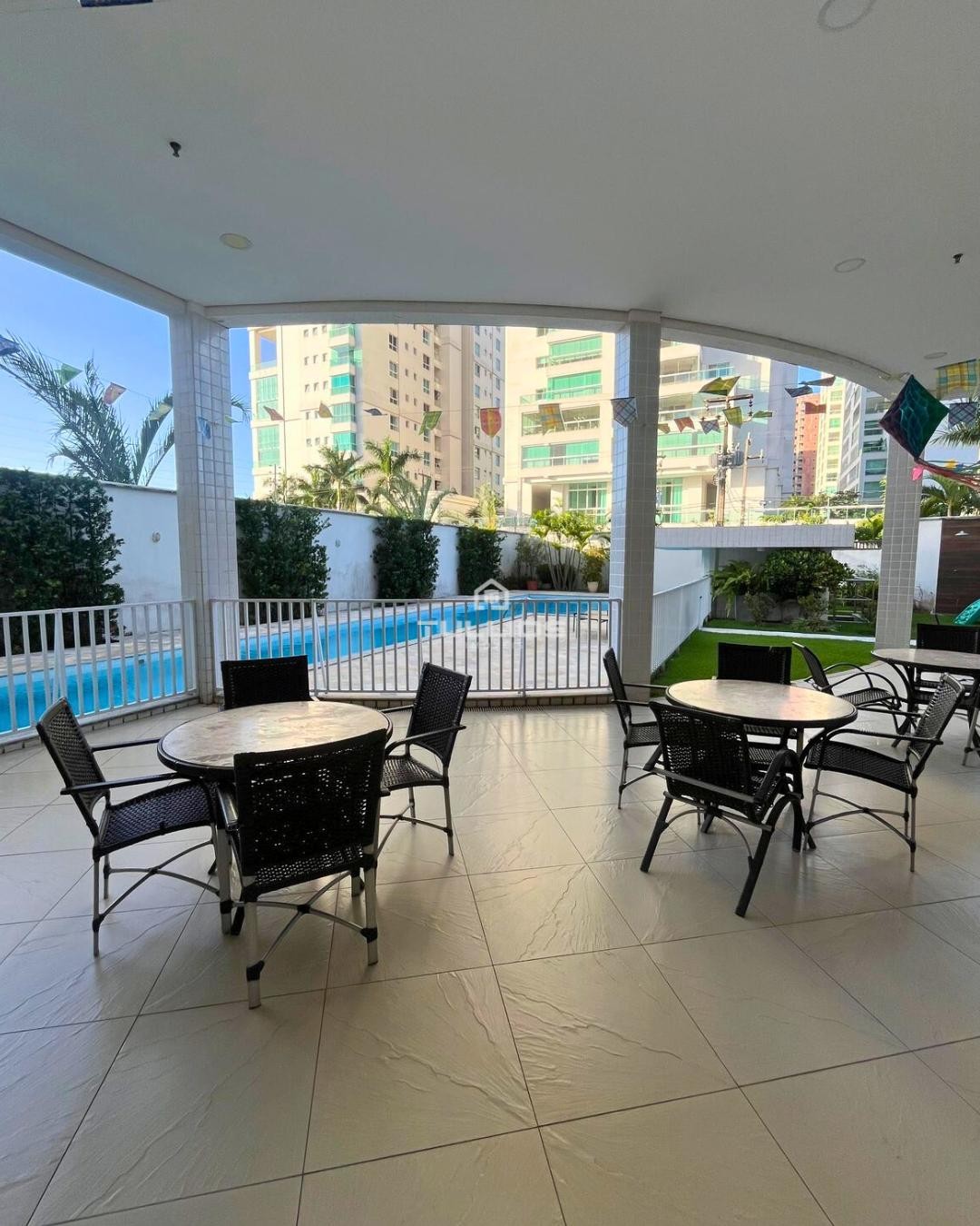 Apartamento à venda na Península – Alto padrão, vista mar e porteira fechada.