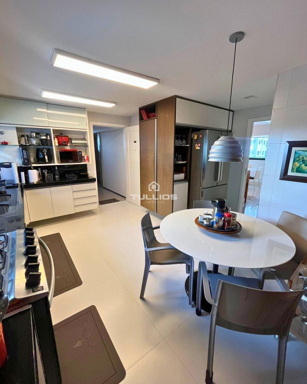 Apartamento à venda na Península – Alto padrão, vista mar e porteira fechada.