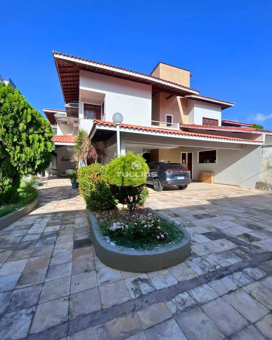 Casa de Alto Padrão para Locação – Calhau