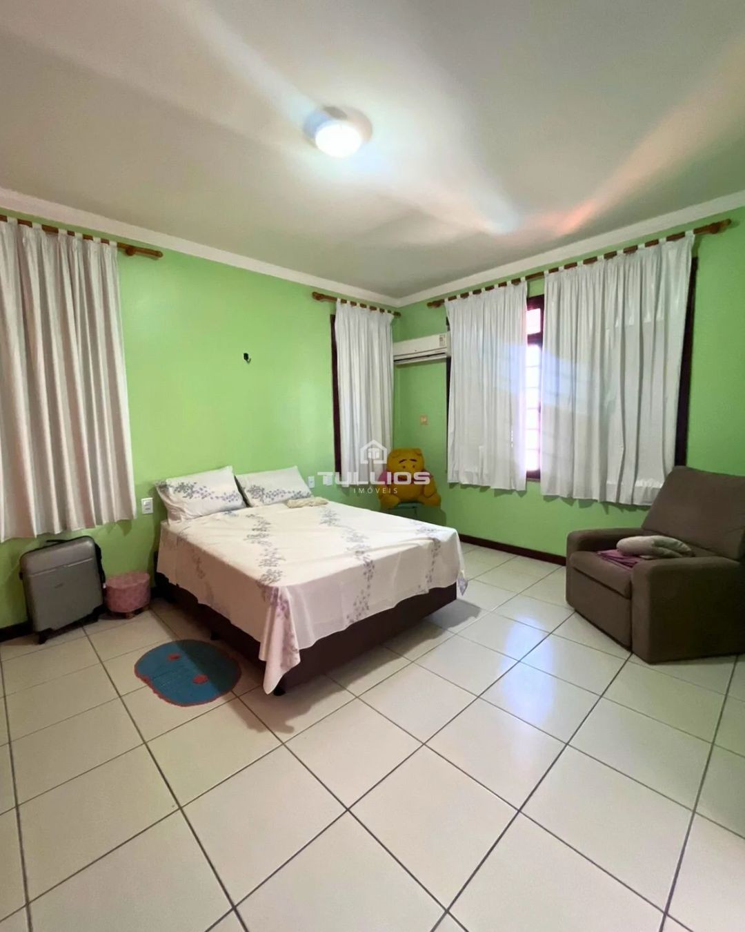 Casa de Alto Padrão para Locação – Calhau