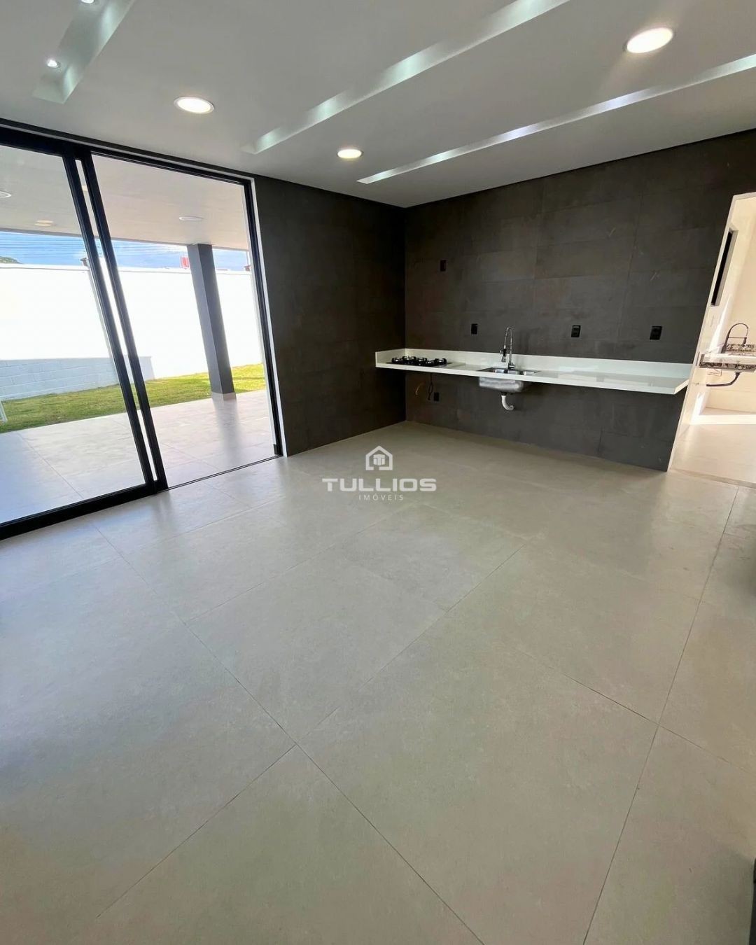 Casa Nova à Venda – Alphaville