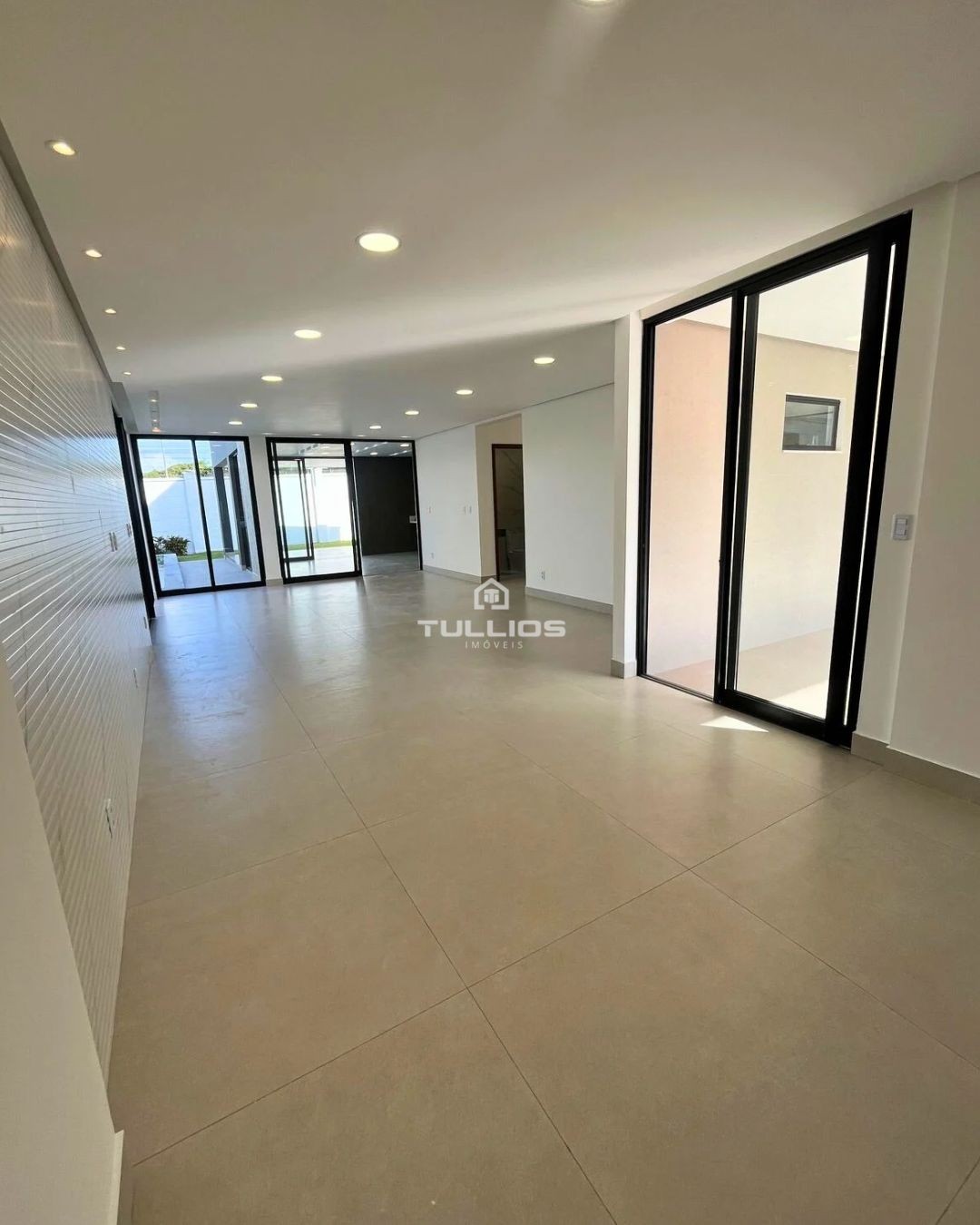 Casa Nova à Venda – Alphaville