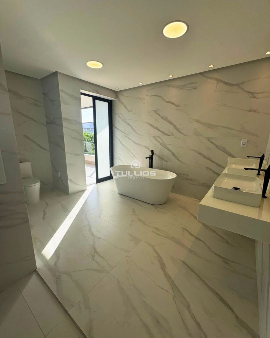 Casa Nova à Venda – Alphaville