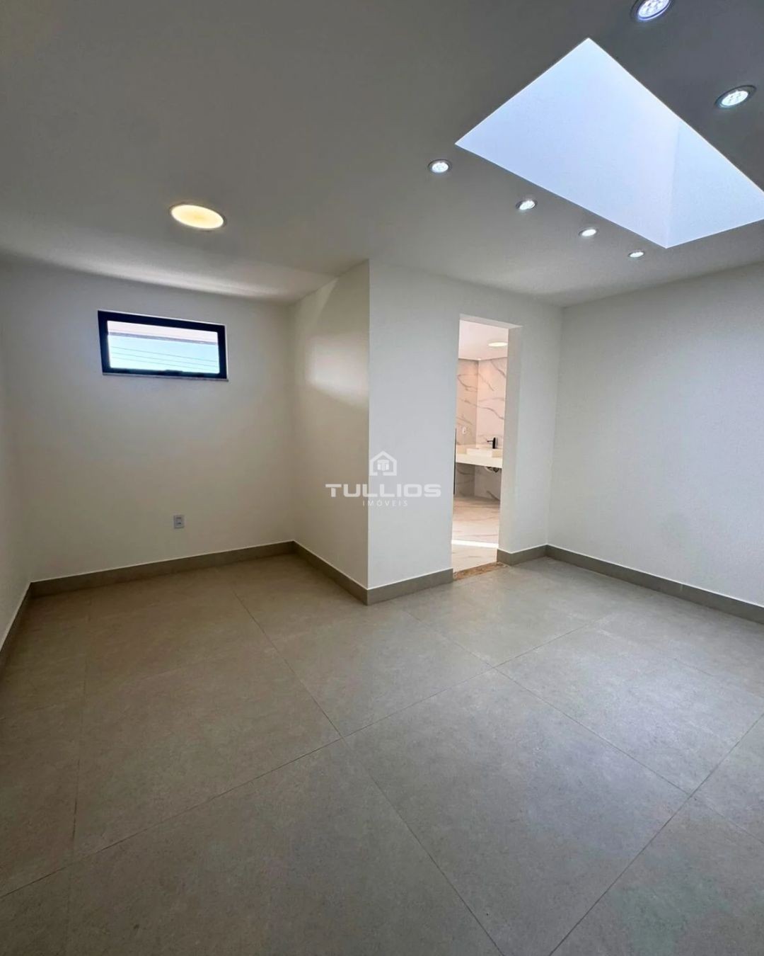 Casa Nova à Venda – Alphaville