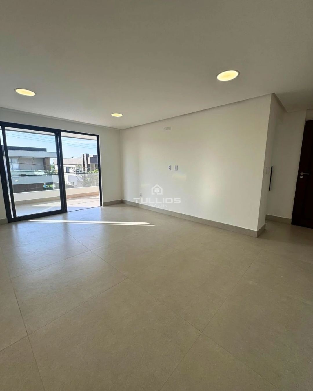 Casa Nova à Venda – Alphaville