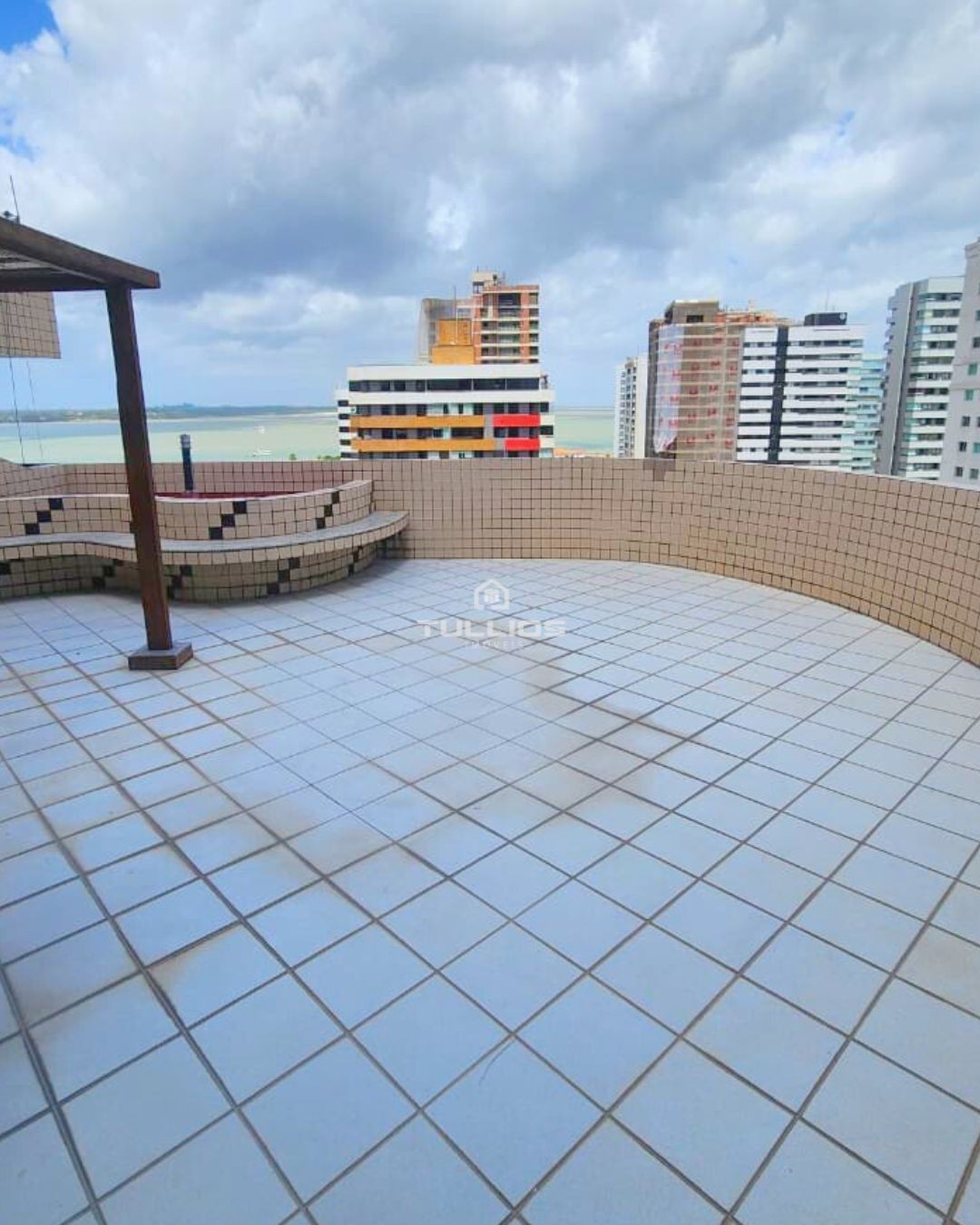 EXCELENTE APARTAMENTO À VENDA NA PENÍNSULA