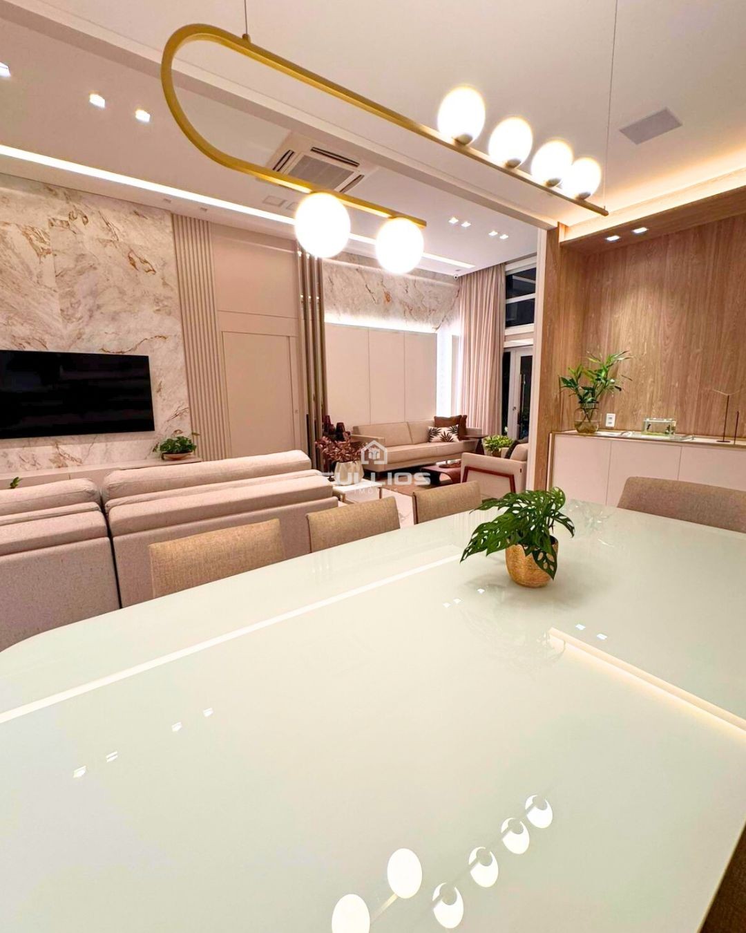 Casa Exclusiva em Condomínio no Cohajap ✨