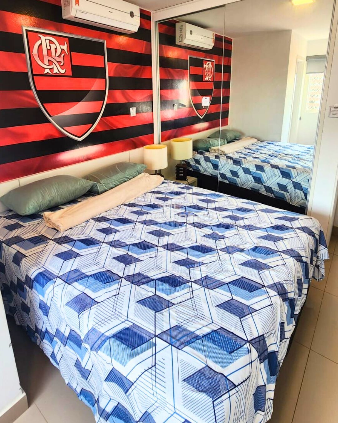 CONDOMÍNIO NA PENÍNSULA – PORTEIRA FECHADA