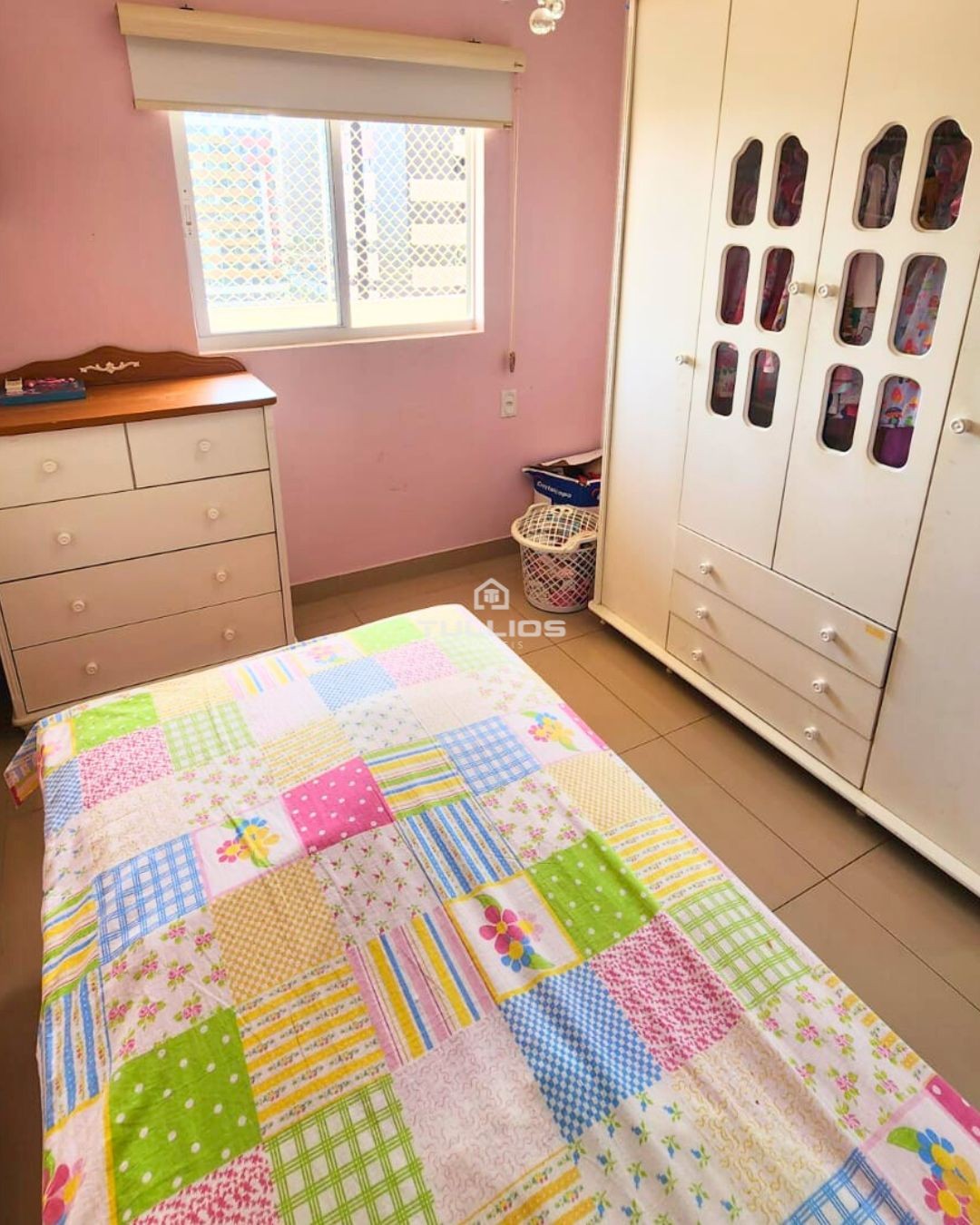 CONDOMÍNIO NA PENÍNSULA – PORTEIRA FECHADA