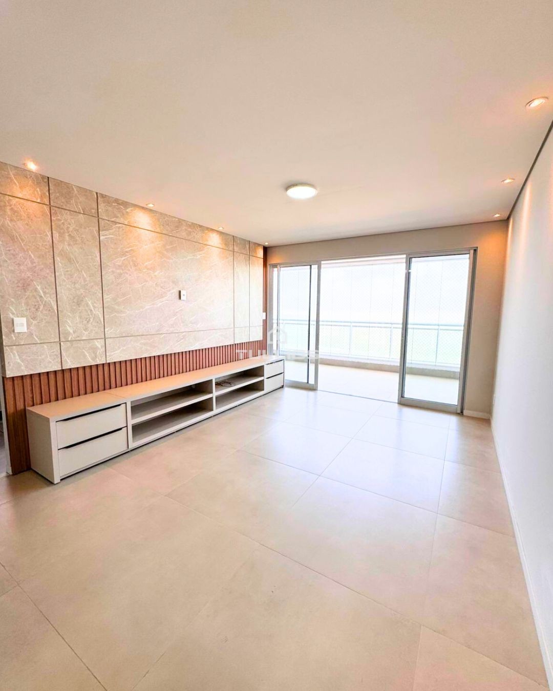 Apartamento para Locação – Ponta D’Areia