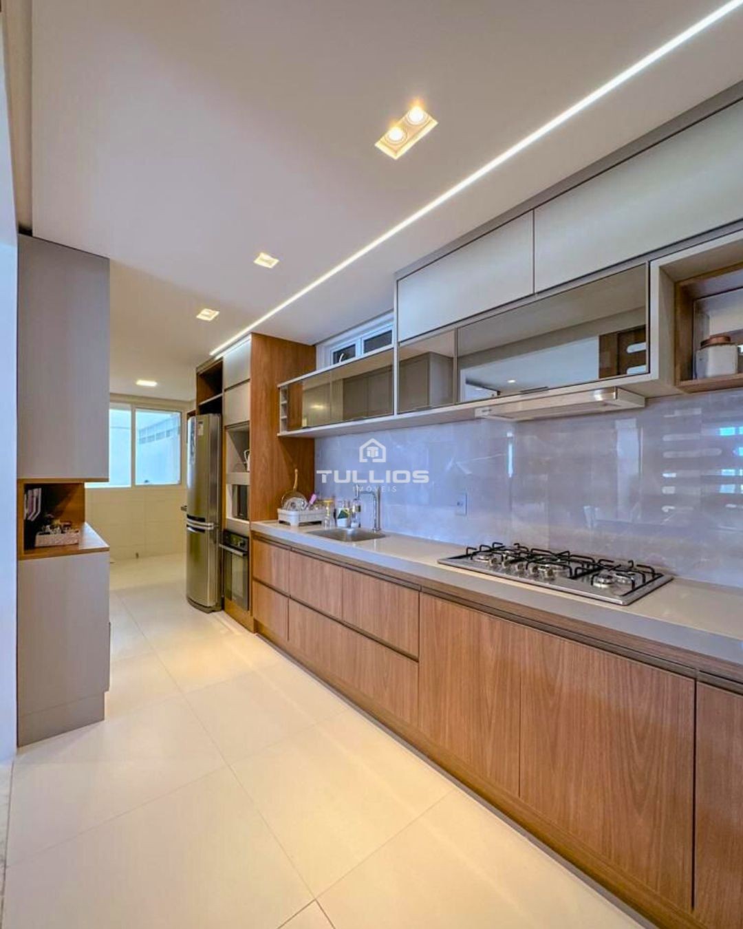 BELÍSSIMO APARTAMENTO DE ALTO LUXO PARA LOCAÇÃO NA PENÍNSULA