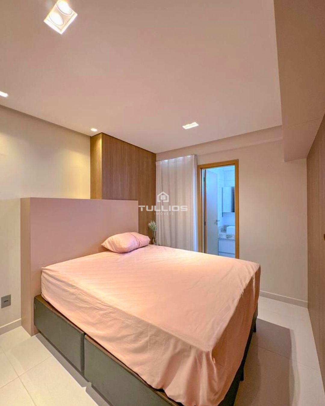 BELÍSSIMO APARTAMENTO DE ALTO LUXO PARA LOCAÇÃO NA PENÍNSULA