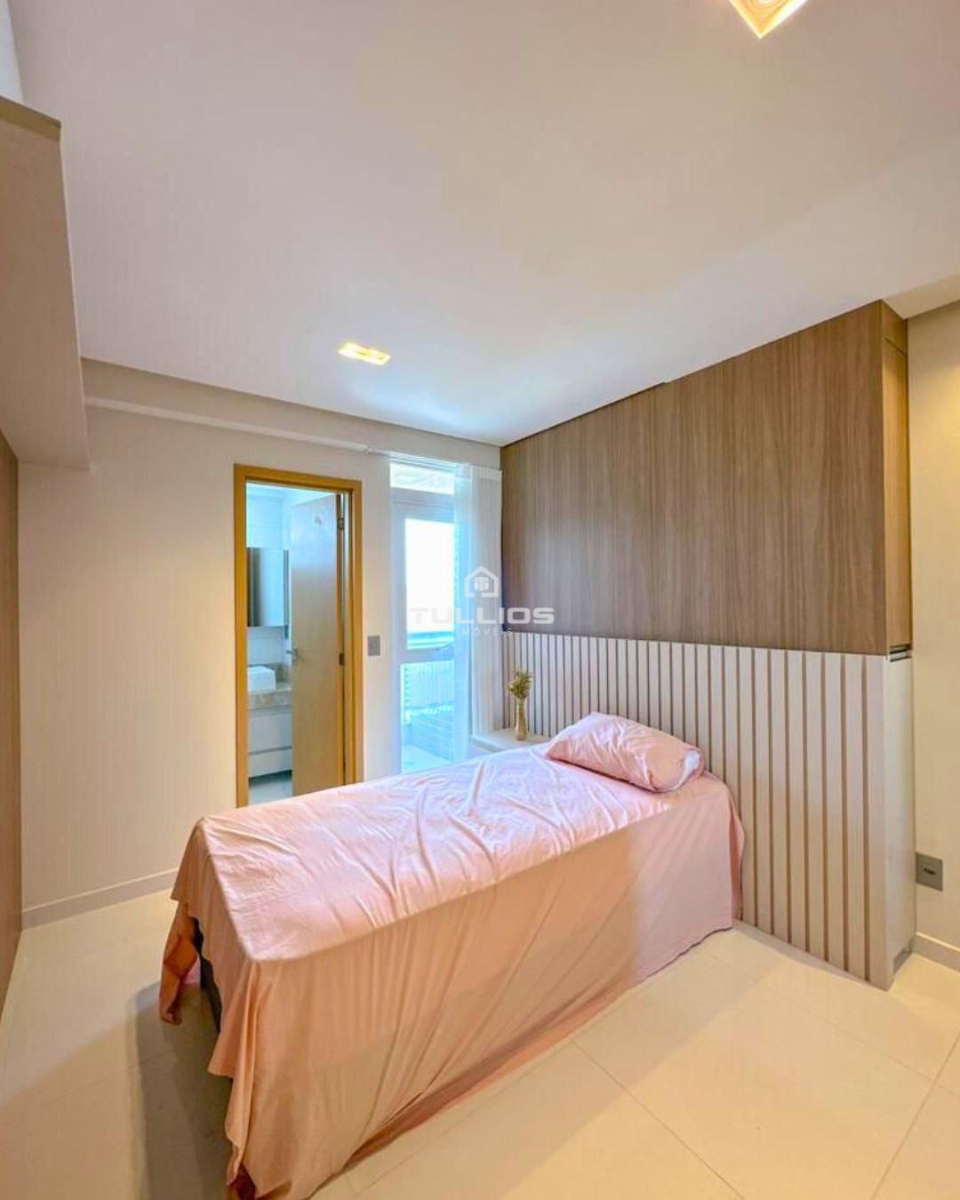 BELÍSSIMO APARTAMENTO DE ALTO LUXO PARA LOCAÇÃO NA PENÍNSULA