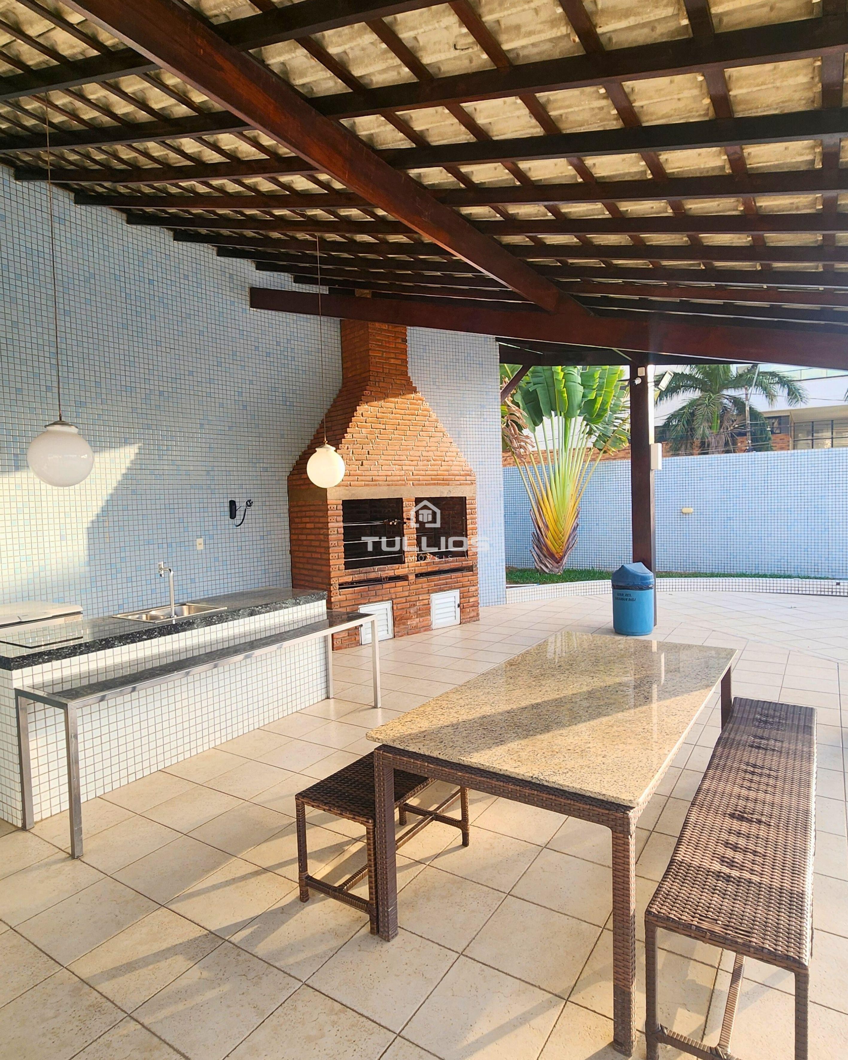 Apartamento de Alto Padrão com Vista Eterna para o Mar – Península