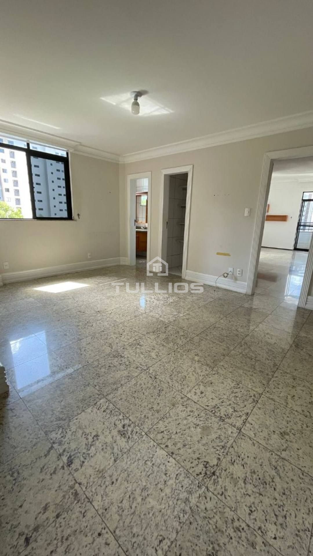 Venda - Apartamento com 3 suítes no Renascença