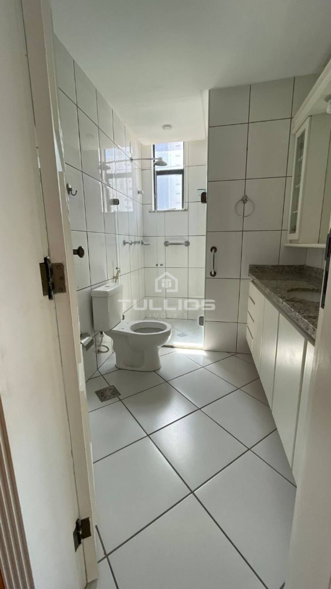 Venda - Apartamento com 3 suítes no Renascença