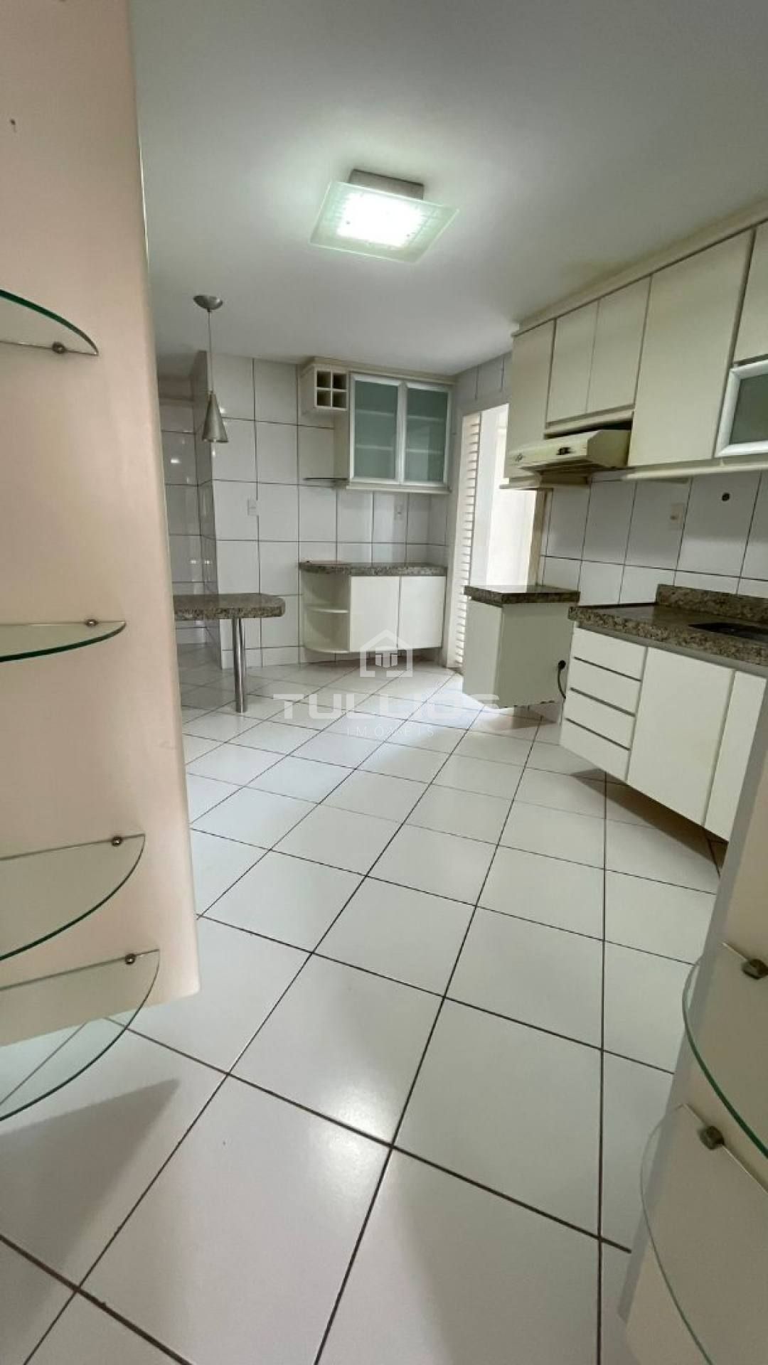 Venda - Apartamento com 3 suítes no Renascença
