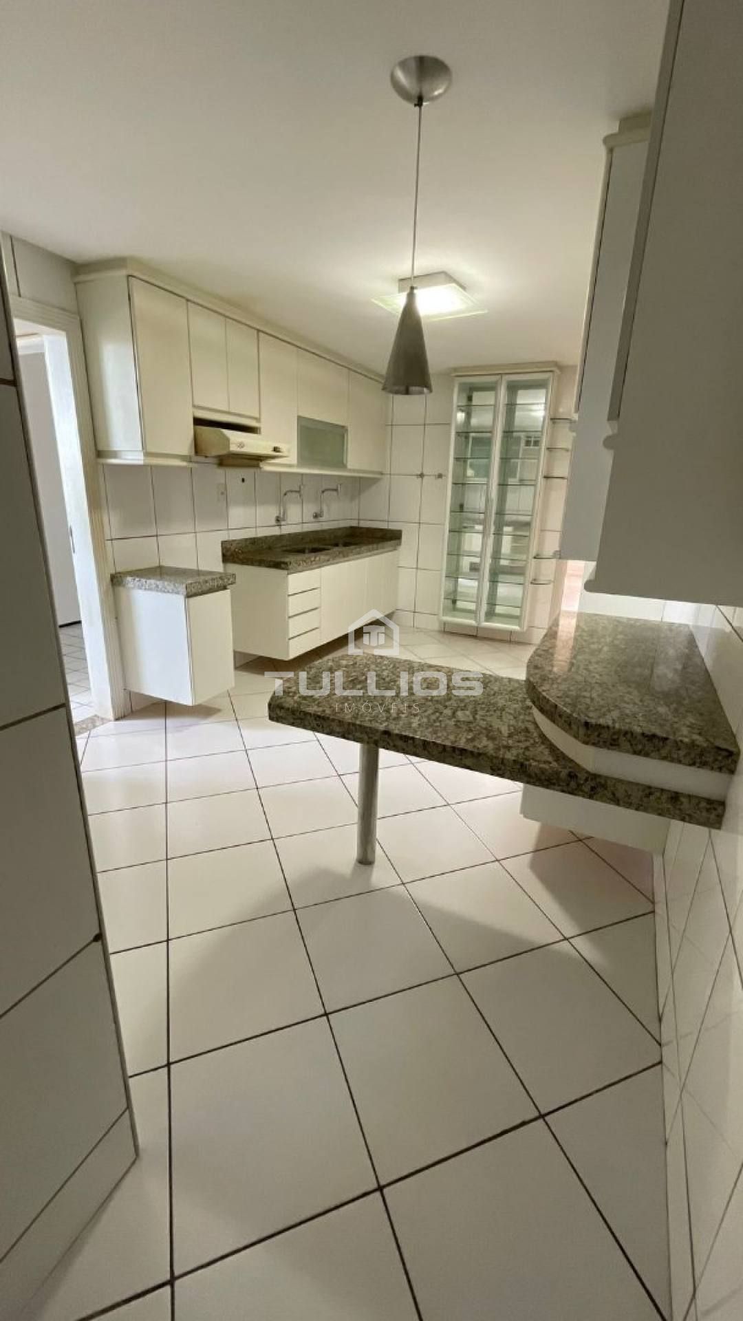 Venda - Apartamento com 3 suítes no Renascença