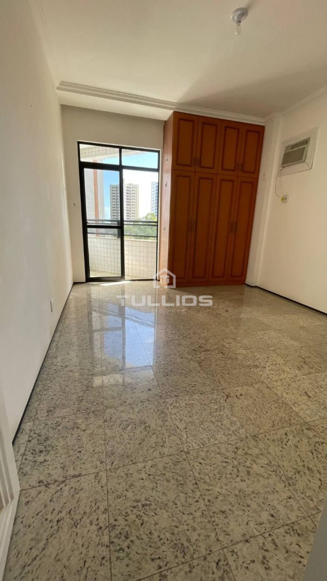 Venda - Apartamento com 3 suítes no Renascença