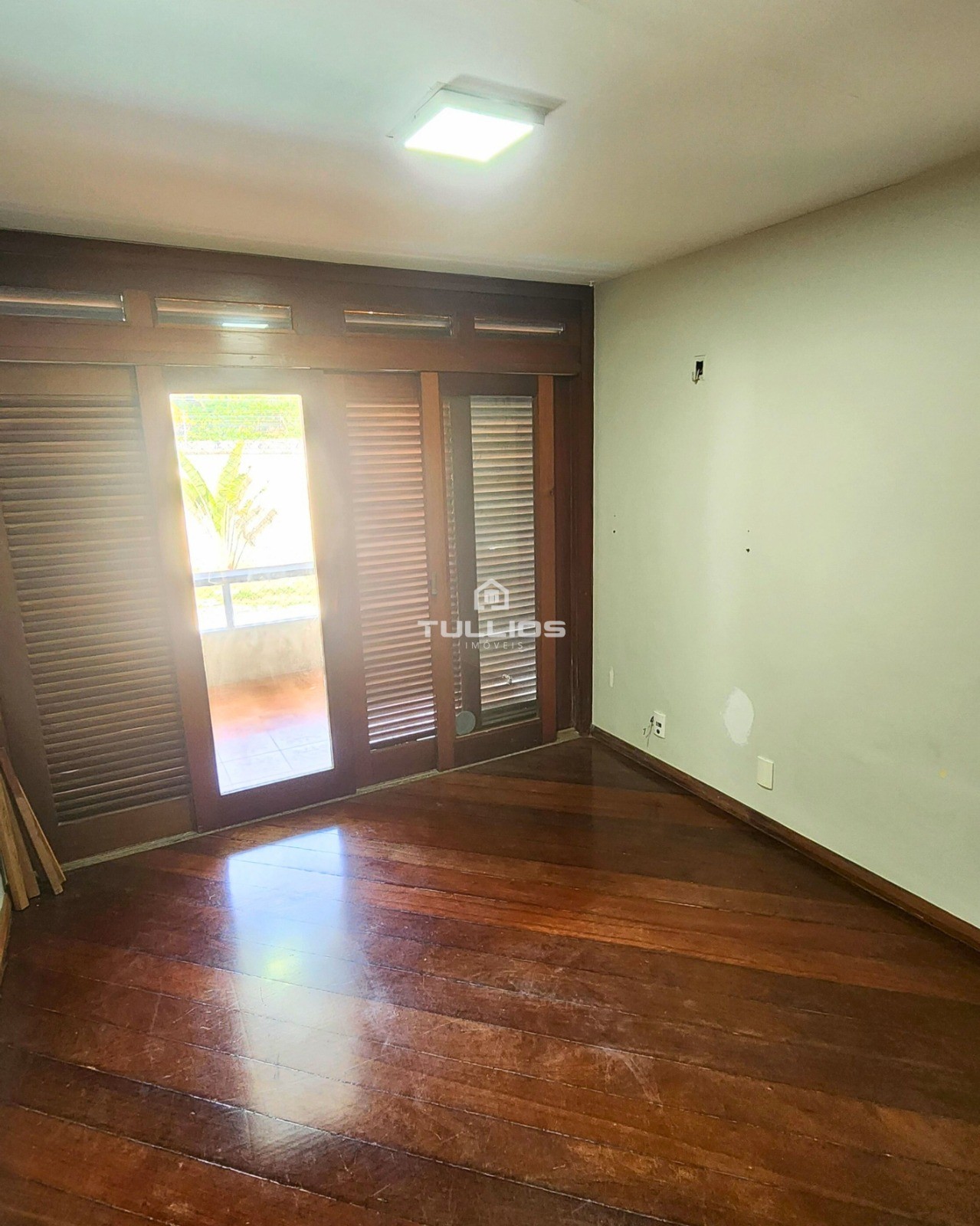 SUA CASA ESTÁ NO CALHAU!