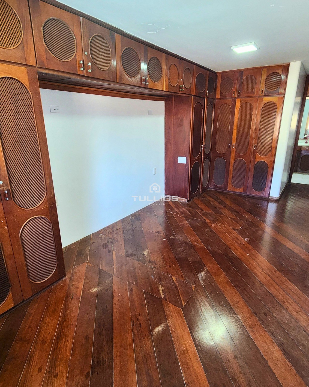 SUA CASA ESTÁ NO CALHAU!