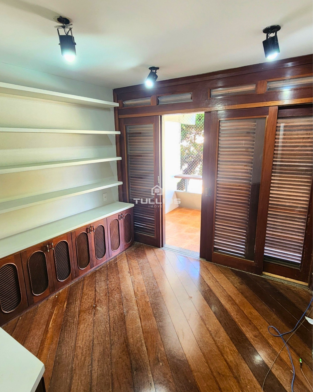 SUA CASA ESTÁ NO CALHAU!