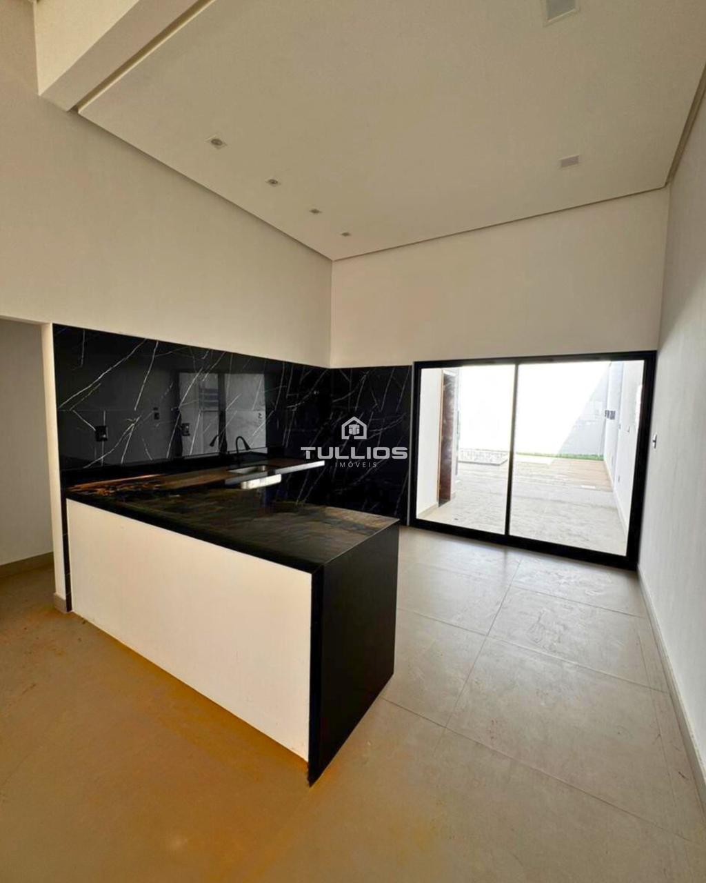 Casa moderna, ventilada e com lazer completo no Araçagy!