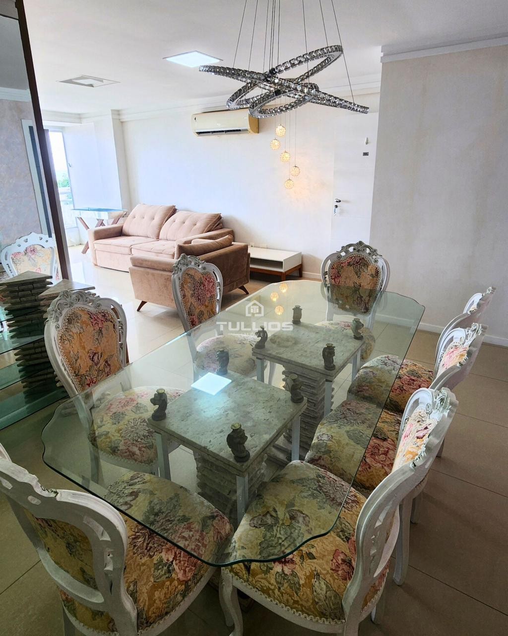 Vista eterna e privilegiada, com o mar como cenário todos os dias! 