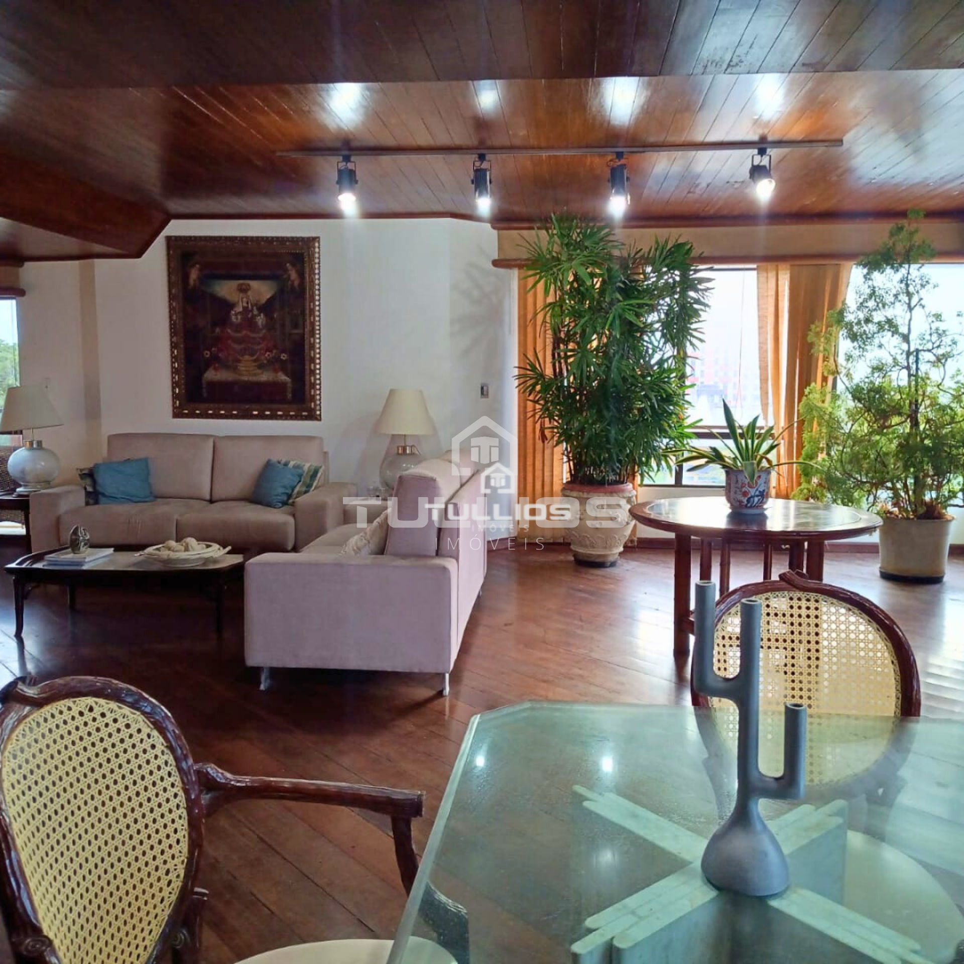 Venda- Apartamento com 3 suítes no bairro São Francisco