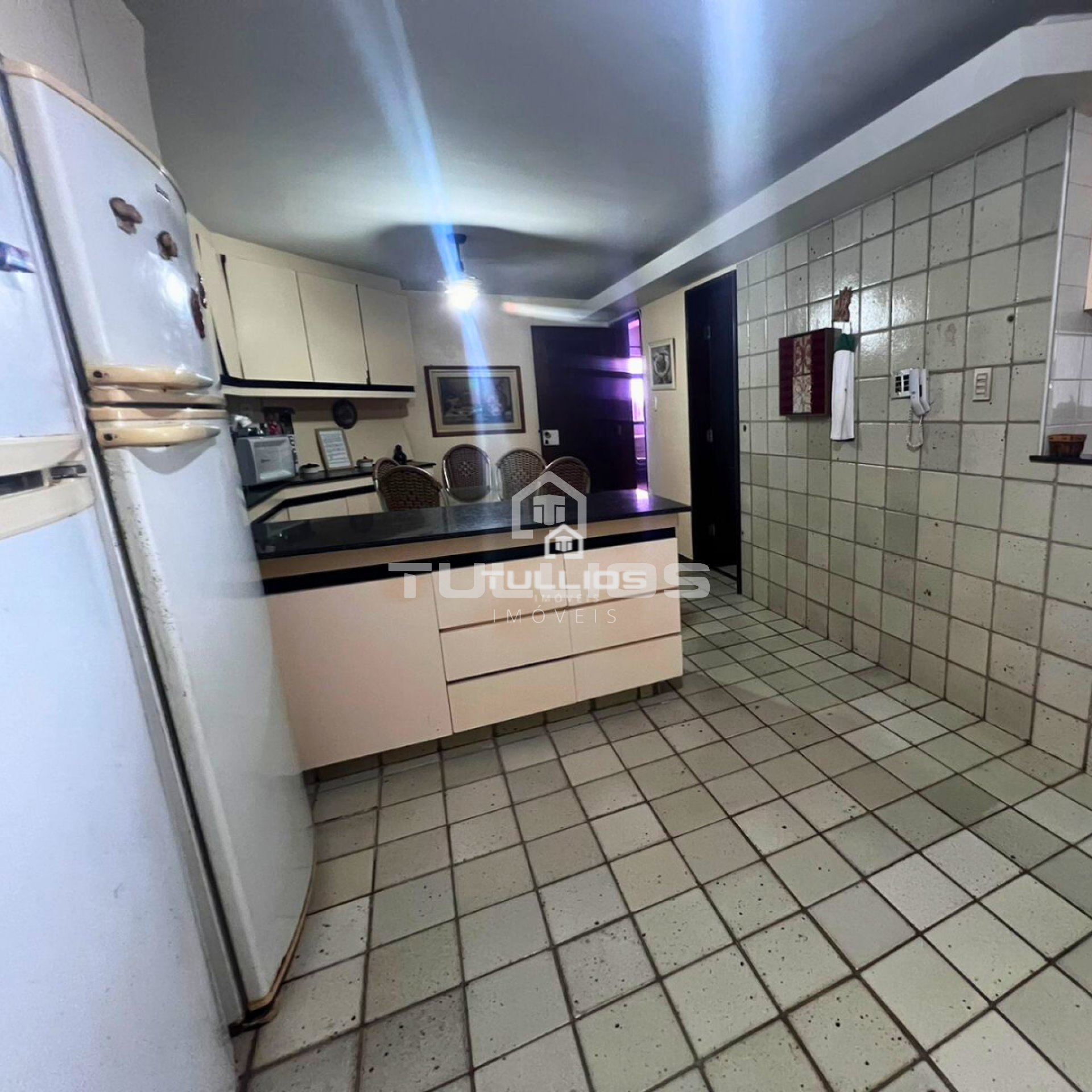 Venda- Apartamento com 3 suítes no bairro São Francisco